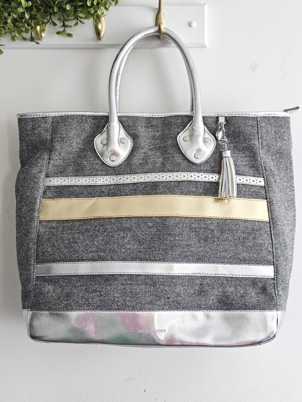 Isaac Mizrahi Large Grey Sparkle Metallic Silver Gold Tote Bag Tassel